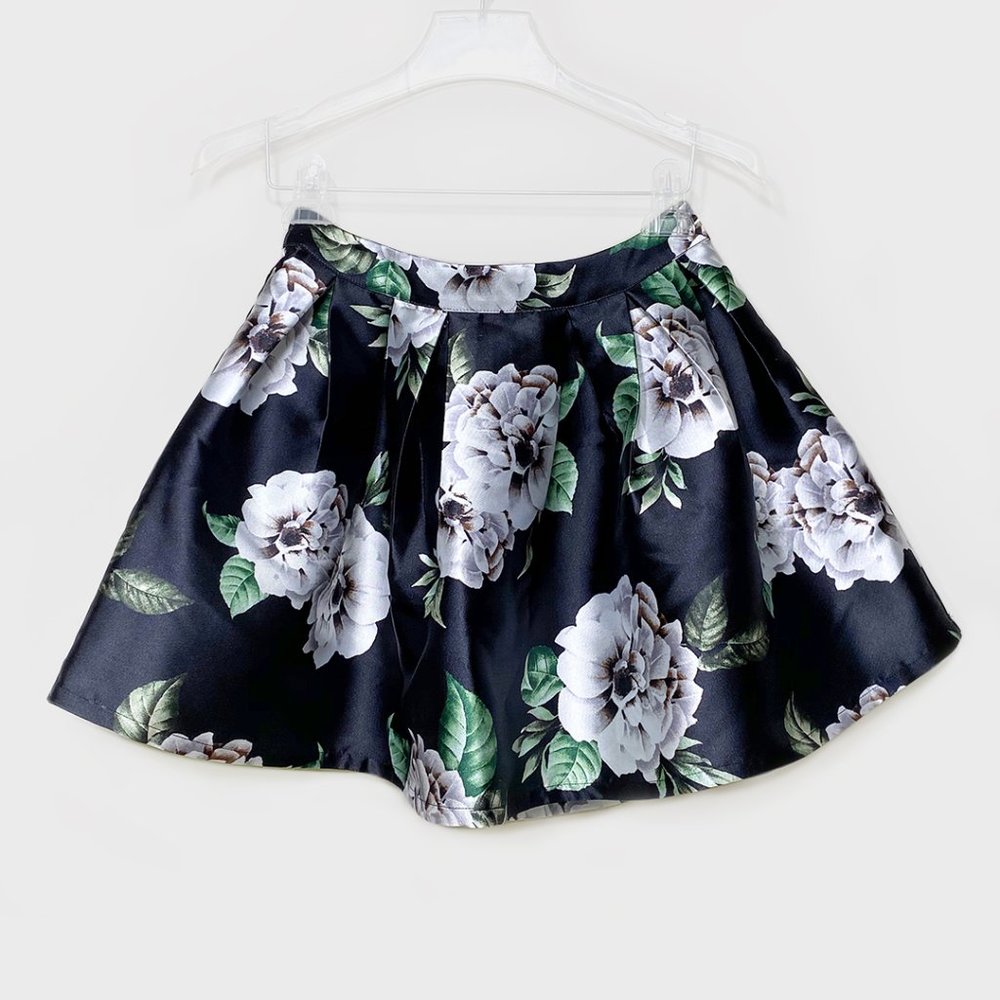 NEW! Floral Circle Mini Skirt by Forever21